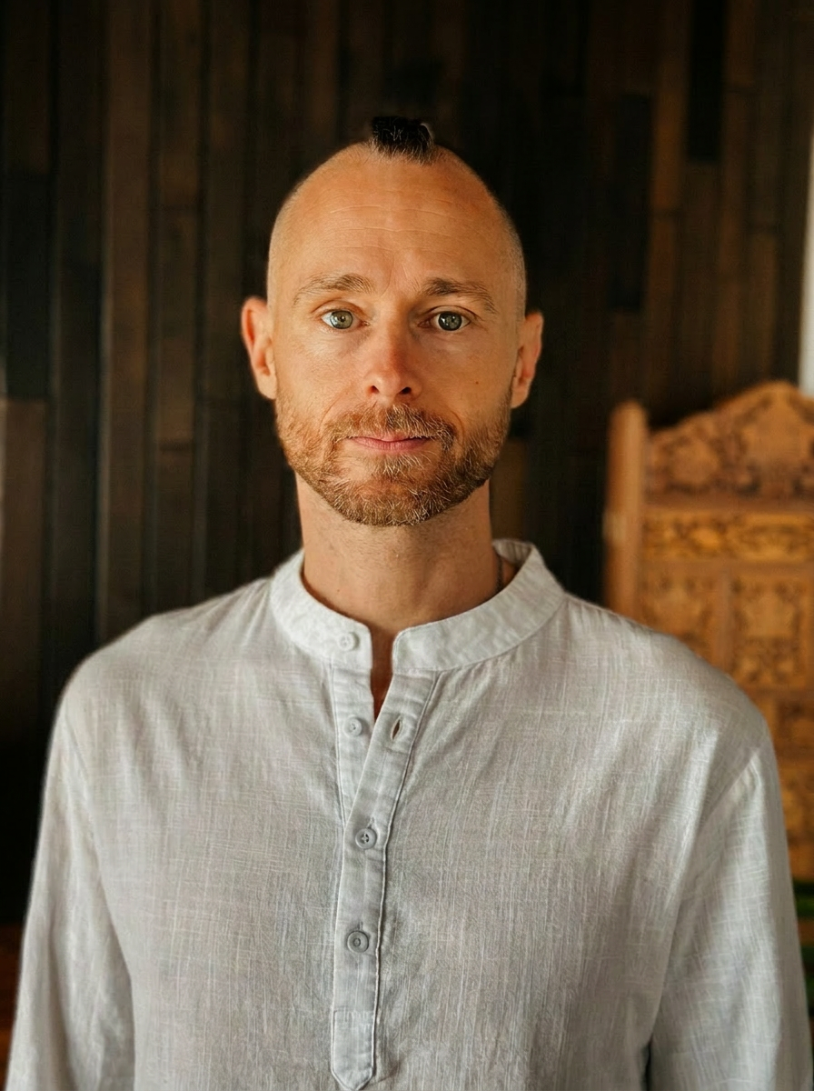 Portrait of Jonathan MacCaul